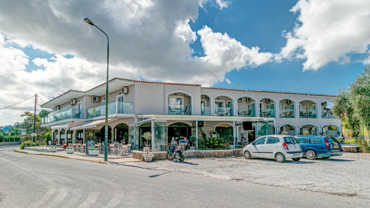 Porto Marina Aparthotel Guviá Kültér fotó