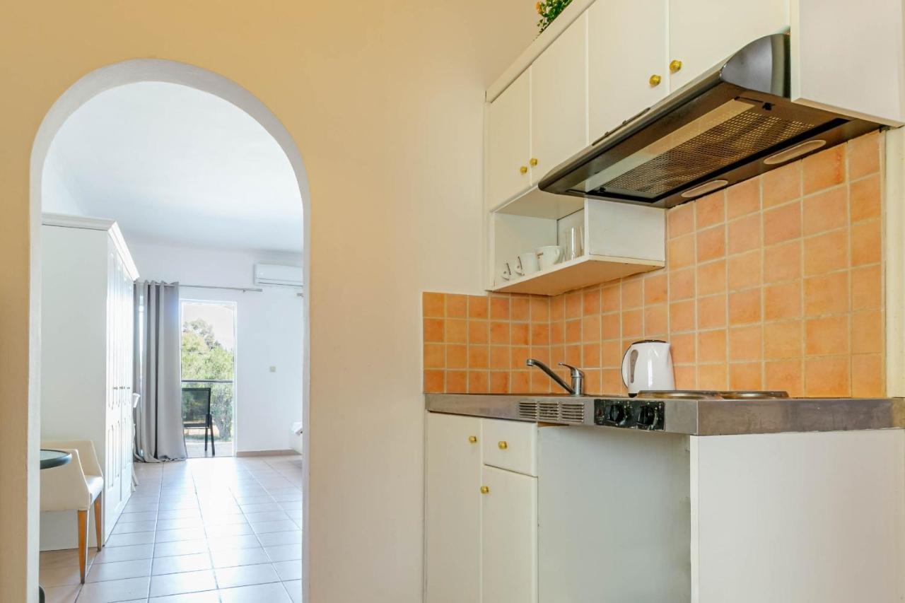 Porto Marina Aparthotel Guviá Kültér fotó