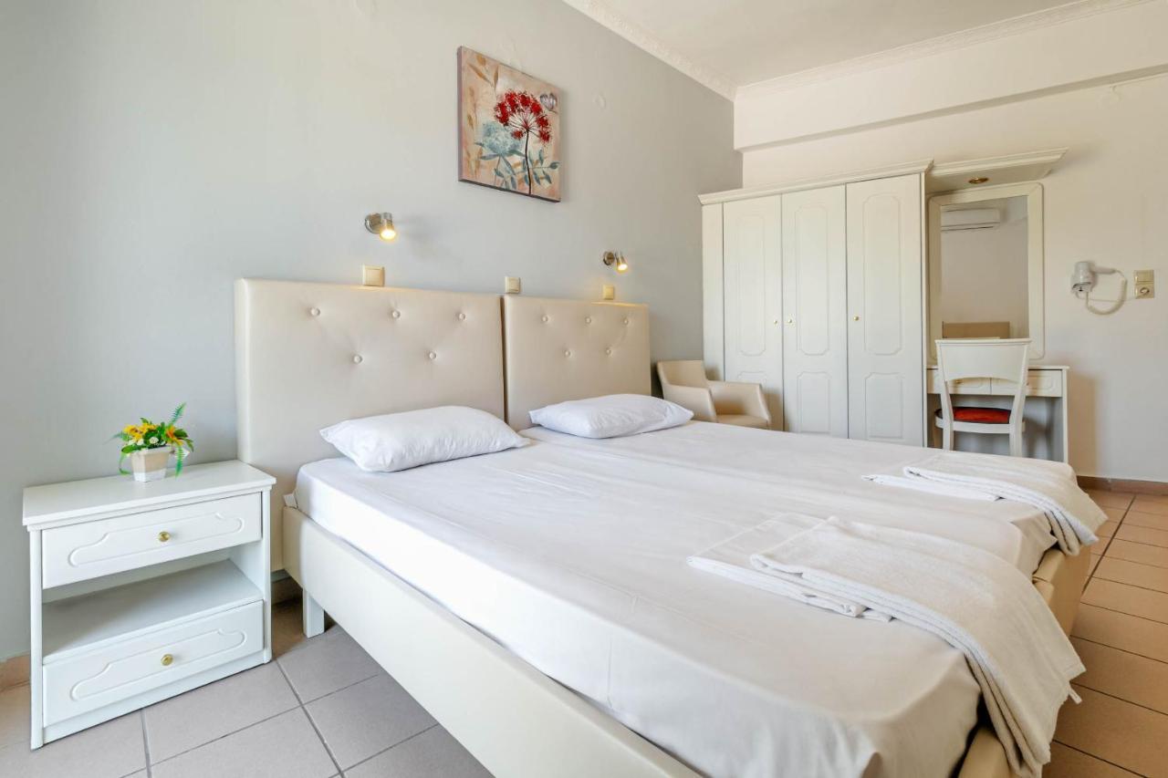 Porto Marina Aparthotel Guviá Kültér fotó